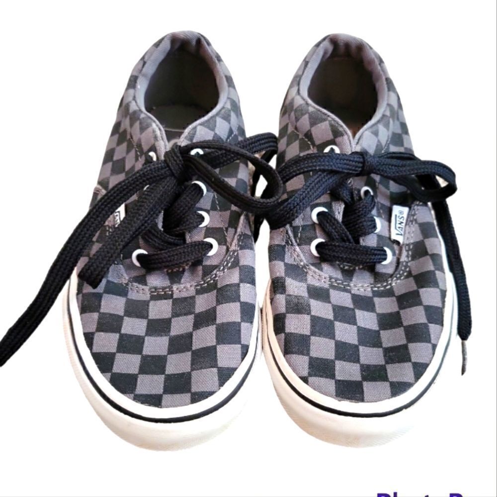 EUC KIDS LACE UP CHECKERBOARD VAN'S SZ.2.5